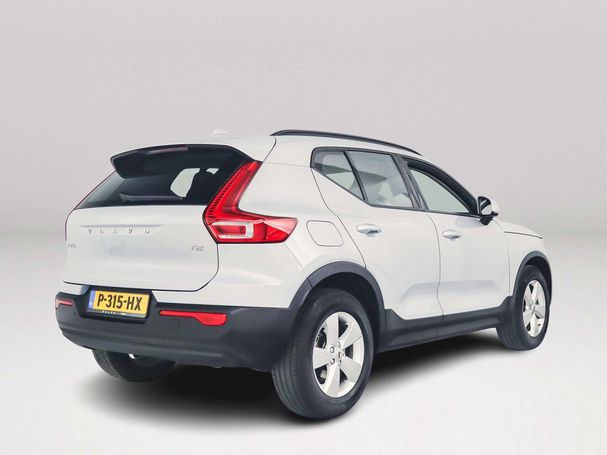 Volvo XC40 T2 Core Momentum 95 kW image number 3