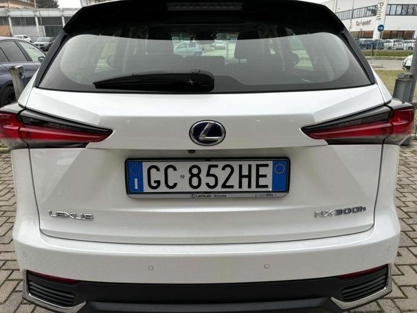 Lexus NX 300 h 145 kW image number 3