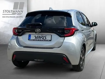 Car image 3