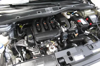 Car image 23