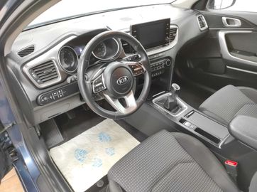 Car image 37