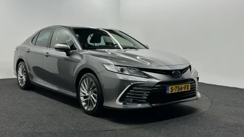 Car image 2