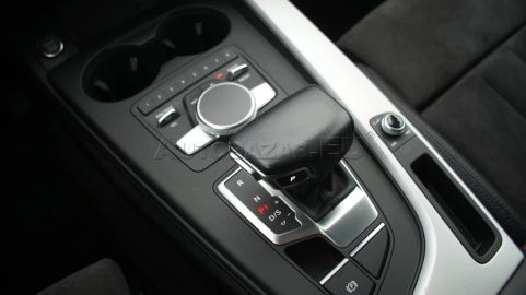 Car image 26