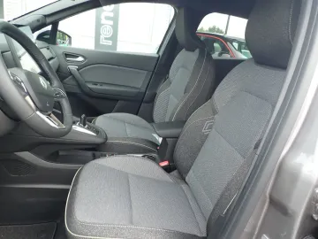 Car image 17