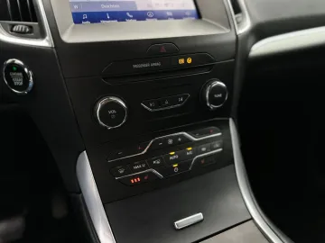 Car image 49