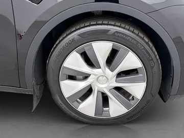 Car image 36