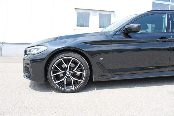 BMW 520d Touring xDrive 140 kW image number 8