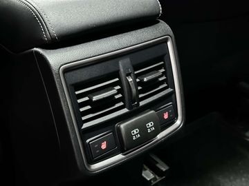 Car image 33