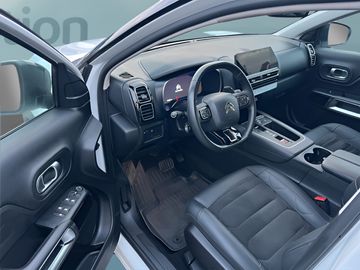 Car image 16