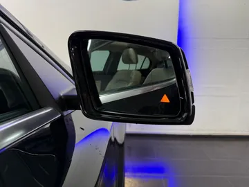 Car image 33