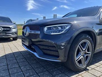 Car image 33