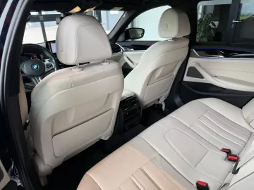 Car image 35