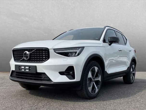 Volvo XC40 B3 Plus Dark 120 kW image number 1