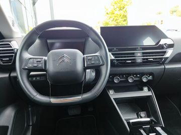 Car image 35