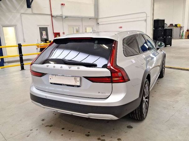 Volvo V90 Cross Country AWD Pro B5 184 kW image number 6