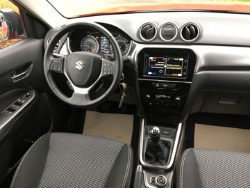 Car image 11