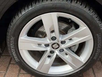 Car image 38
