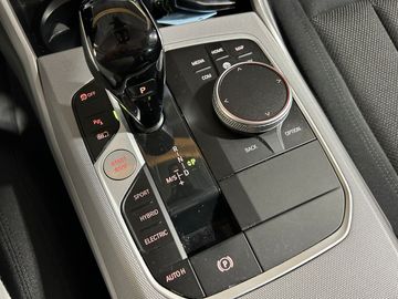 Car image 29