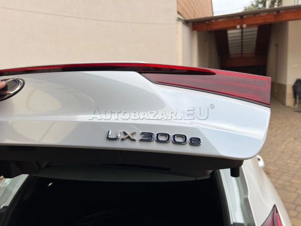 Lexus UX 300e 150 kW image number 33