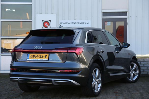 Audi e-tron 55 quattro S-line 300 kW image number 2