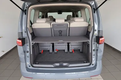 Car image 27