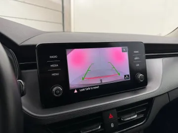 Car image 26