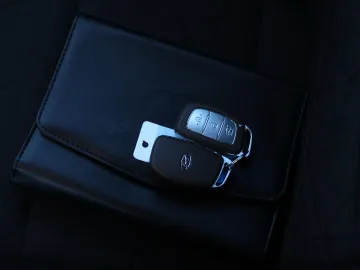 Car image 31