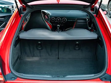 Car image 30