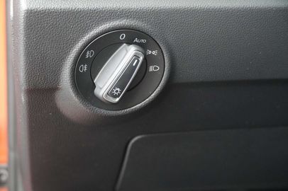 Car image 30