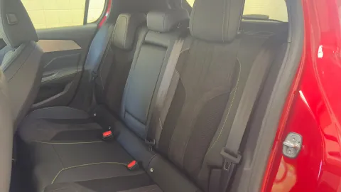 Car image 30
