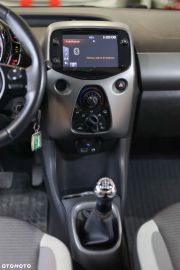 Car image 40