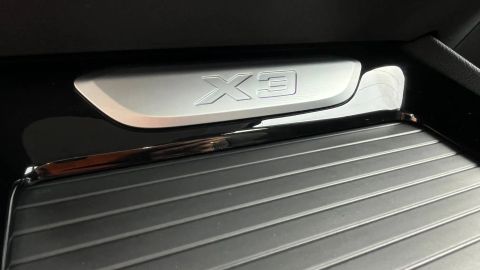 Car image 38