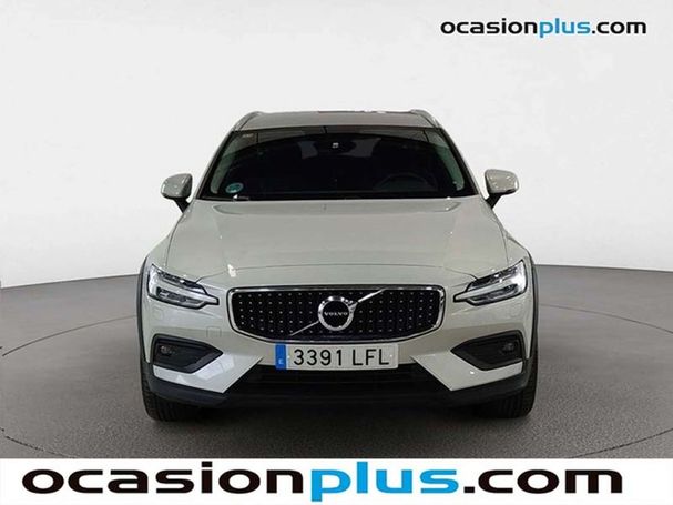 Volvo V60 Cross Country D4 AWD 140 kW image number 18