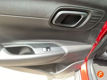 Car image 25
