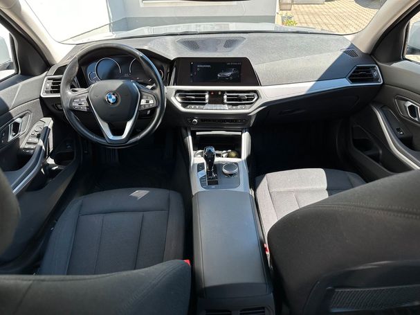 BMW 320d Touring xDrive 140 kW image number 7