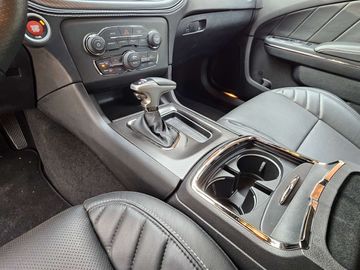 Car image 33