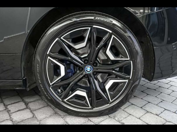 BMW iX xDrive40 240 kW image number 5