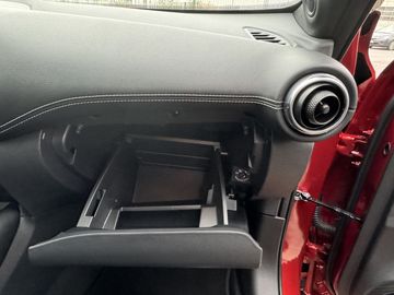 Car image 31