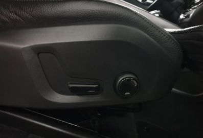 Car image 33