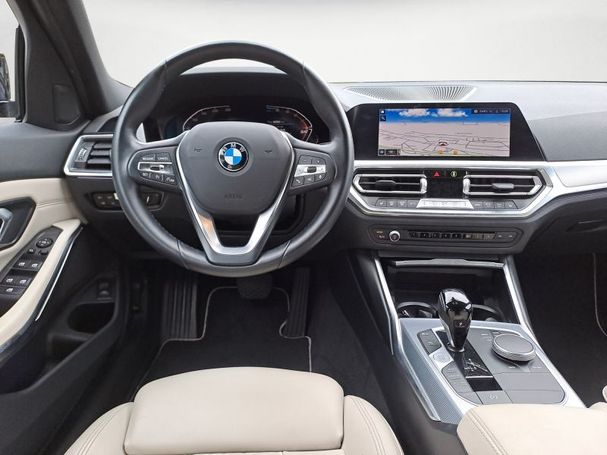 BMW 320d Touring xDrive Sport Line 140 kW image number 11