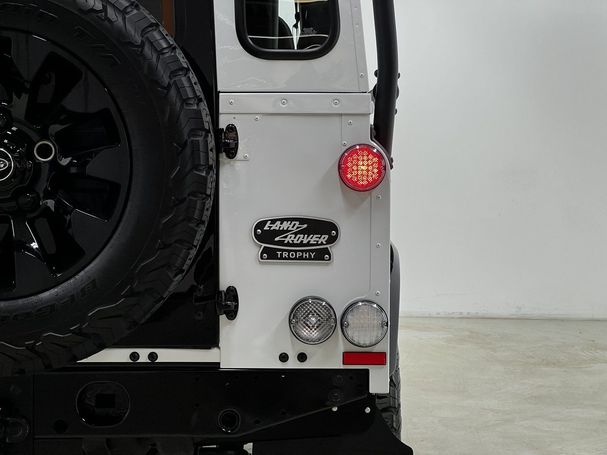 Land Rover Defender 302 kW image number 10