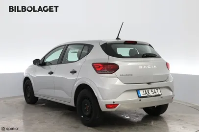 Car image 5