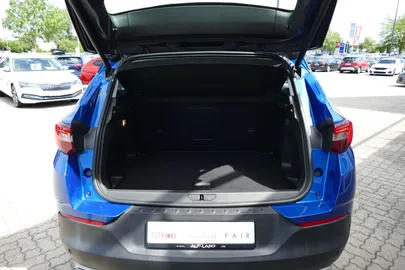Car image 31