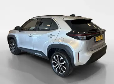 Car image 4