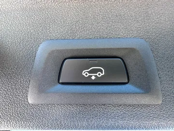 Car image 35