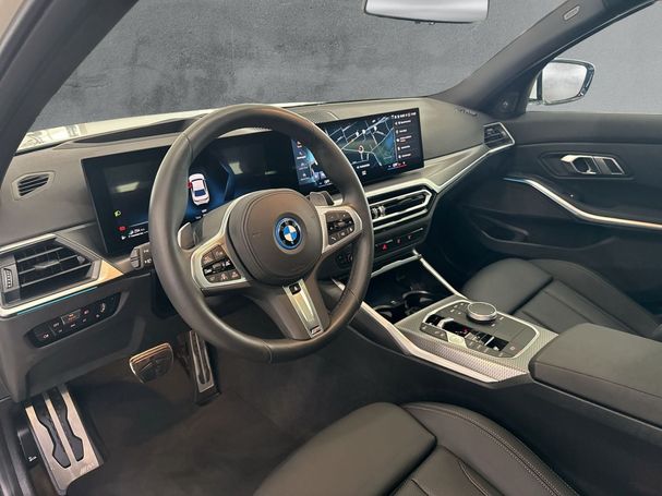 BMW 330 e 215 kW image number 9