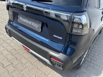 Car image 26