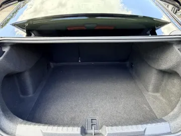 Car image 35