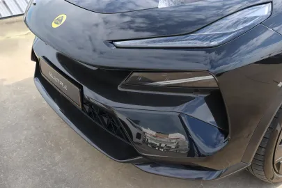 Car image 30