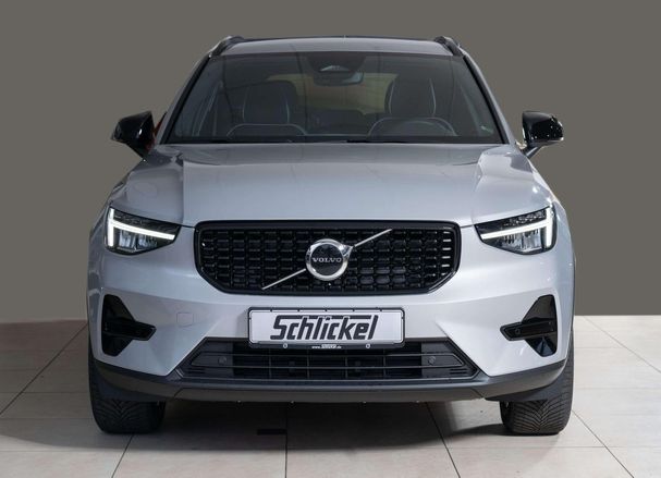 Volvo XC40 B3 Plus Dark 120 kW image number 2